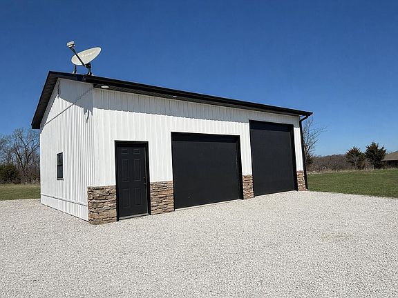 2nd image of 1060 E 431st Road