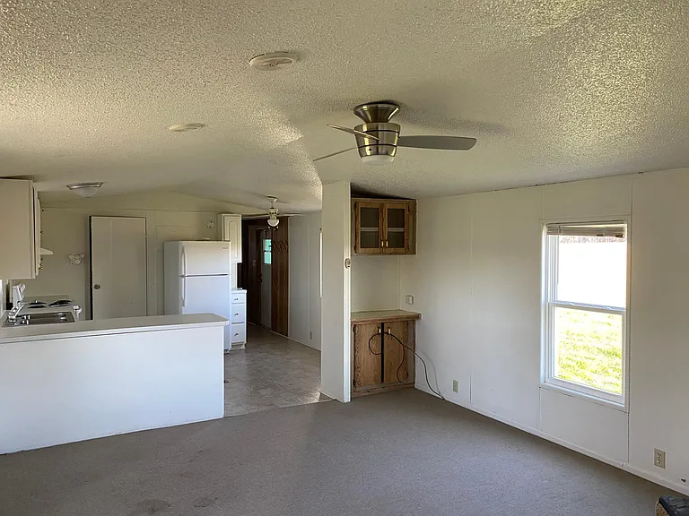 83 Bruceter Ln — Photo 3