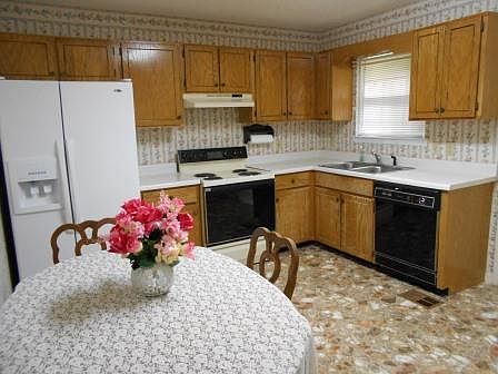 5th image of 4213 Caulkins Way