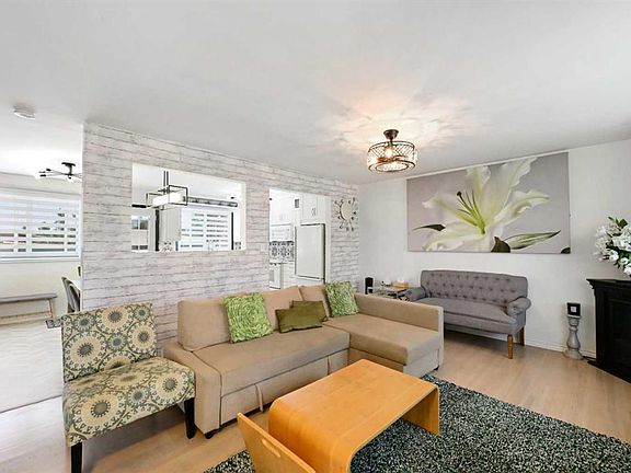 5th image of 4420 W 3rd St NE