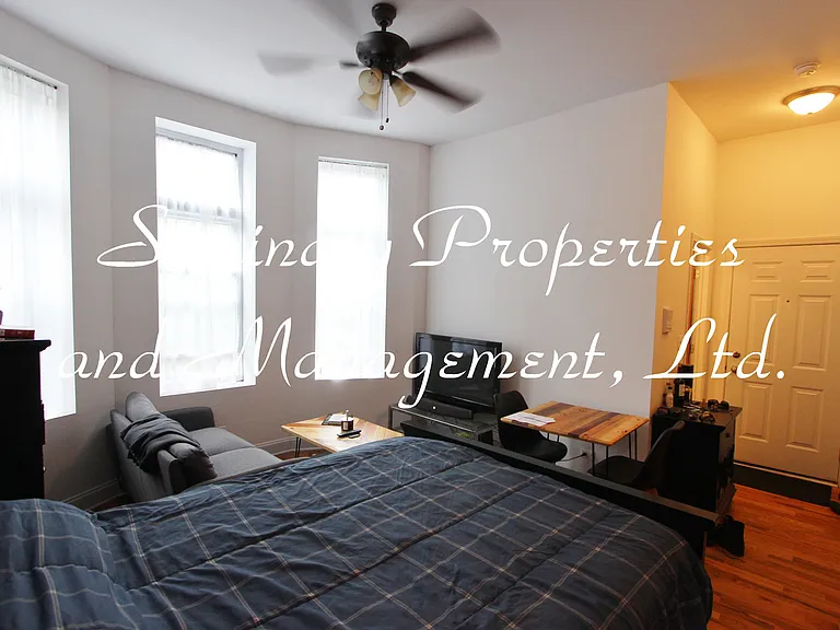 4504 N Paulina St #201 — Photo 3