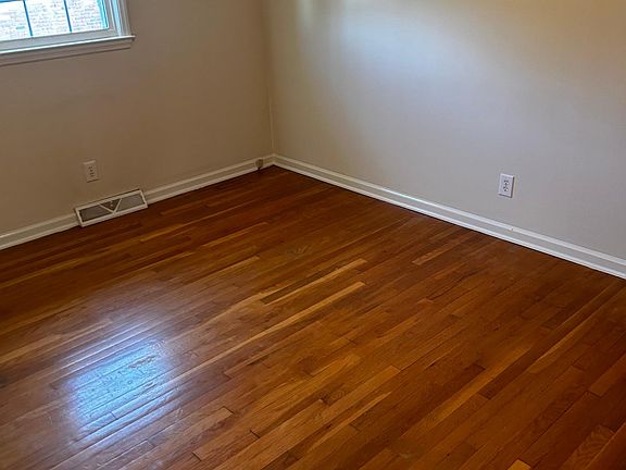 4th image of 202 Angell Haven Ct #B