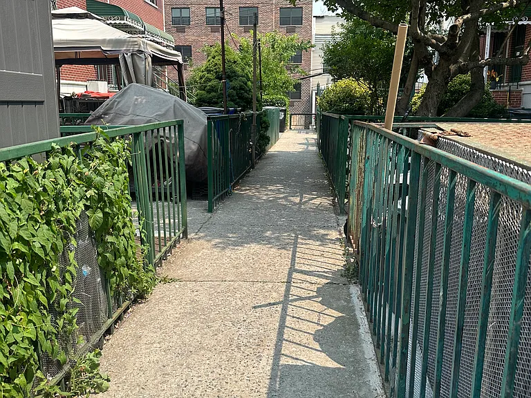 1990 Hughes Ave #3 — Photo 2