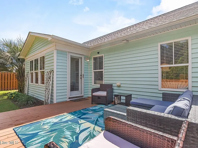 513 Catamaran Dr — Photo 28