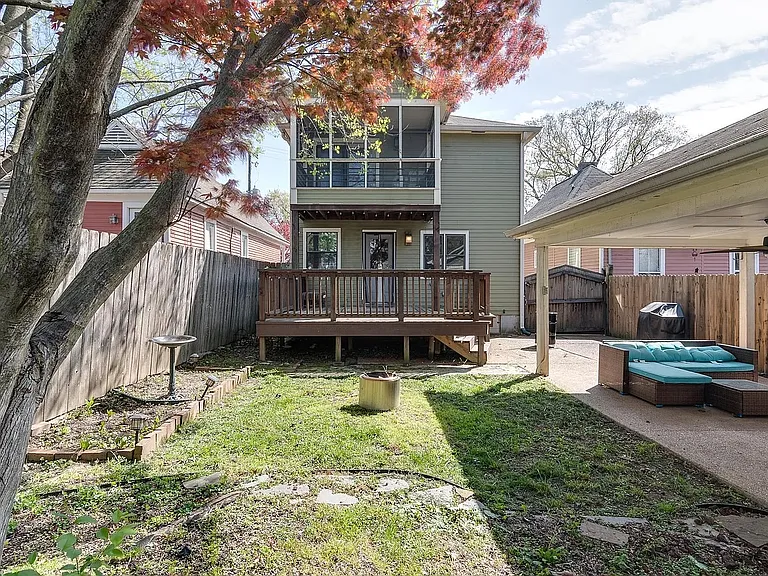 2066 Carr Ave — Photo 24