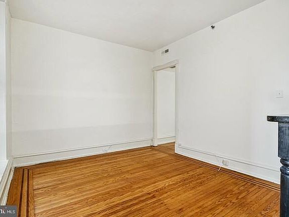 5th image of 1530 Spruce St #1323