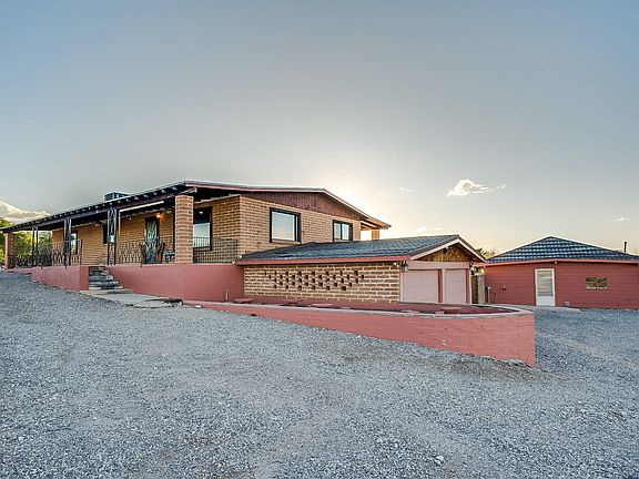 3rd image of 6161 N Panorama Dr