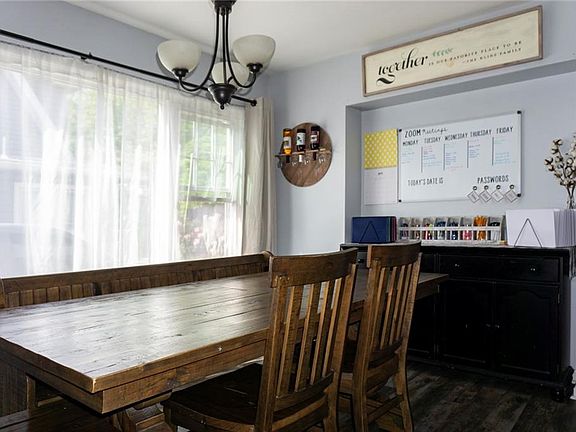 5th image of 3016 Greengarden Blvd