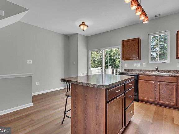 5th image of 6820 Warfield St