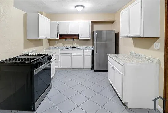 1601 SW 46th Ave — Photo 7