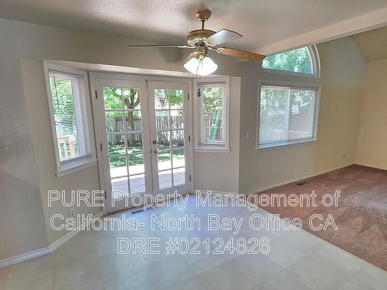 1310 Megan Pl — Photo 4