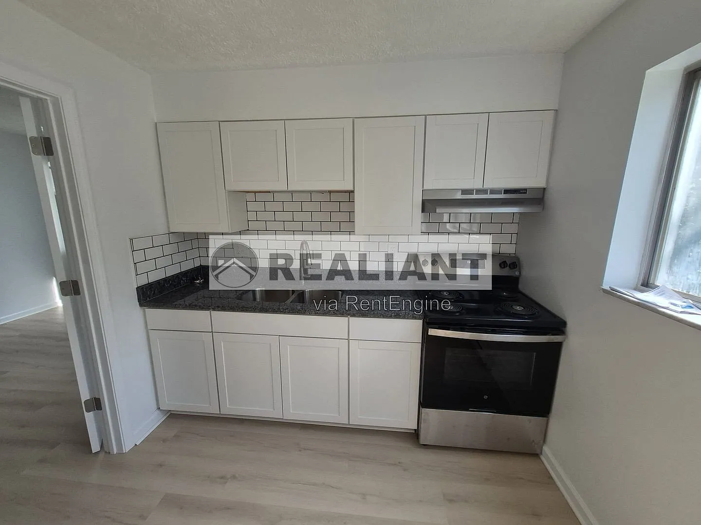 1 bed, 1.0 bath, 525 sqft, $995 — Photo 2