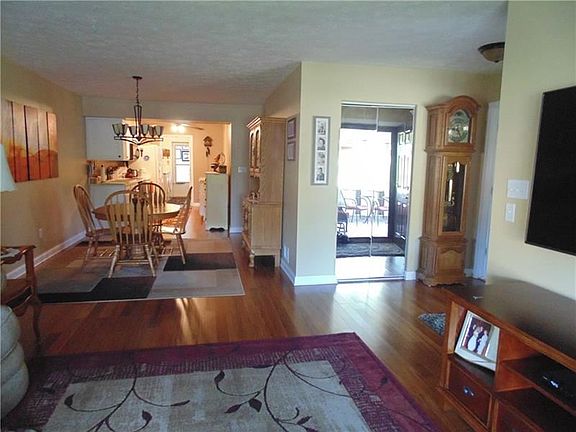 2nd image of 144 Barrington Dr