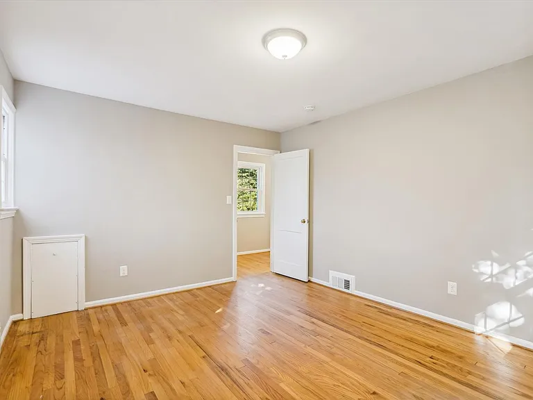 5212 Augusta St — Photo 23
