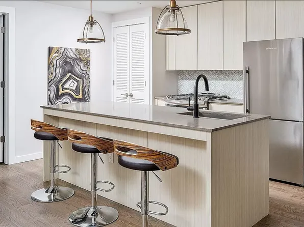 125 Parkside Avenue image 1 of 28