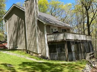 120 Indian Run Ct, Milford, PA 18337