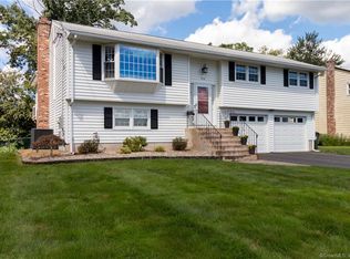 114 Jeffrey Ln, Newington, CT 06111