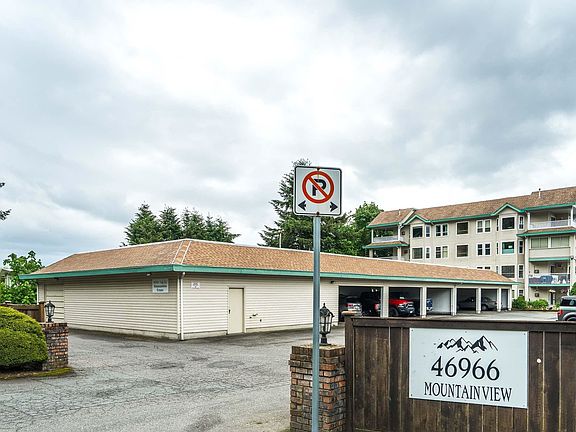 5th image of 46966 Yale Rd #104