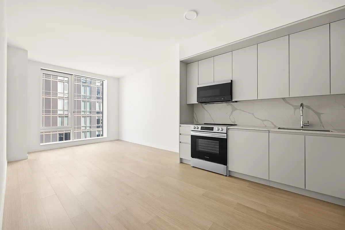 Primary Photo - 23-10 42nd Rd #Penthouse 1G