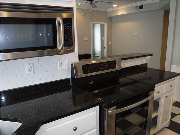 4th image of 4104 N Hall St #216-1