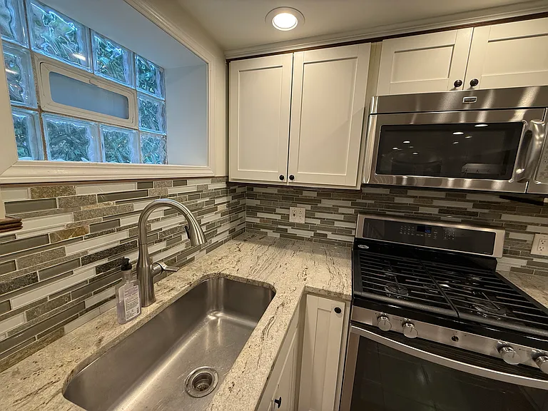 3528 N Neva Ave — Photo 4