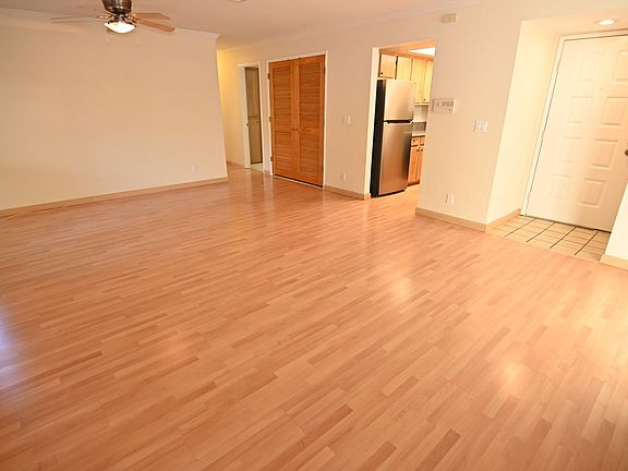 3rd image of 609 San Conrado Ter Unit 4
