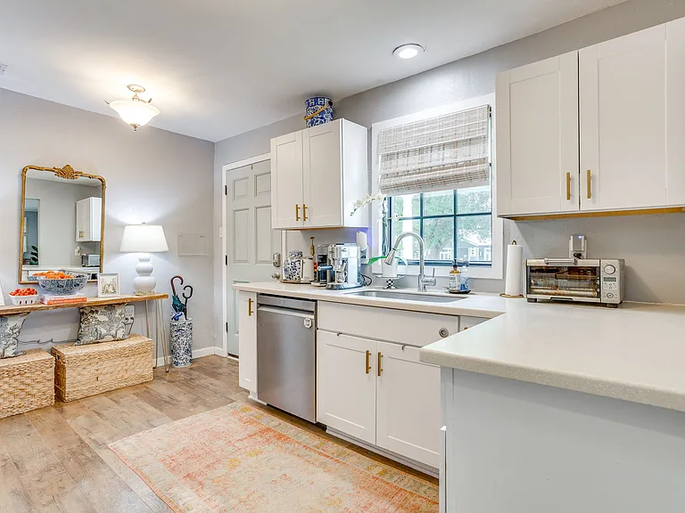 4632 Pershing Ave — Photo 9