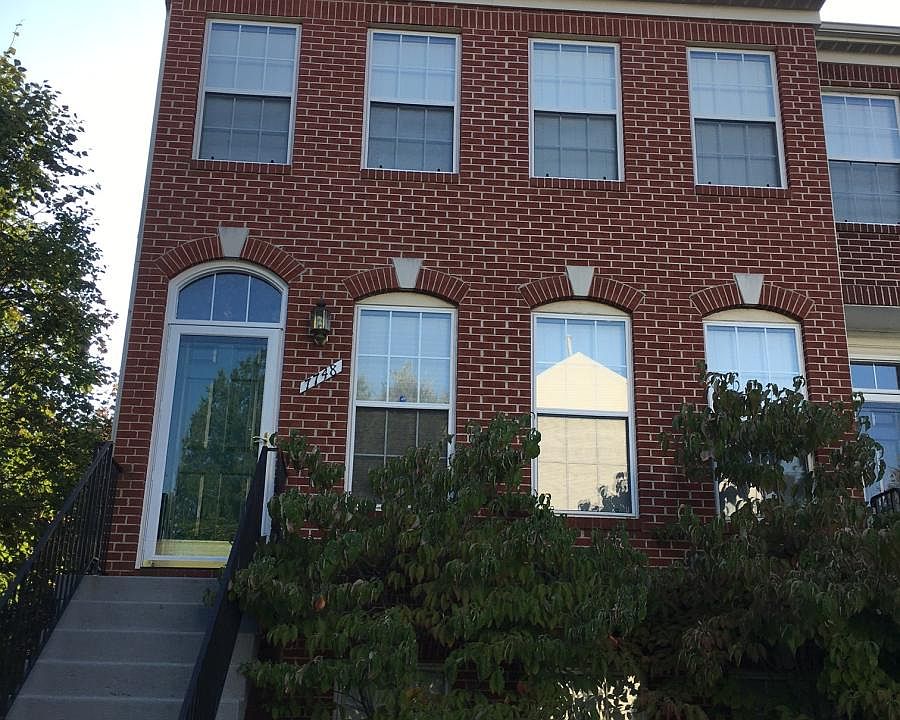 1st image of 7748 Desiree St