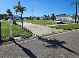 2771 Deerfield DR, NORTH FORT MYERS, FL 33917