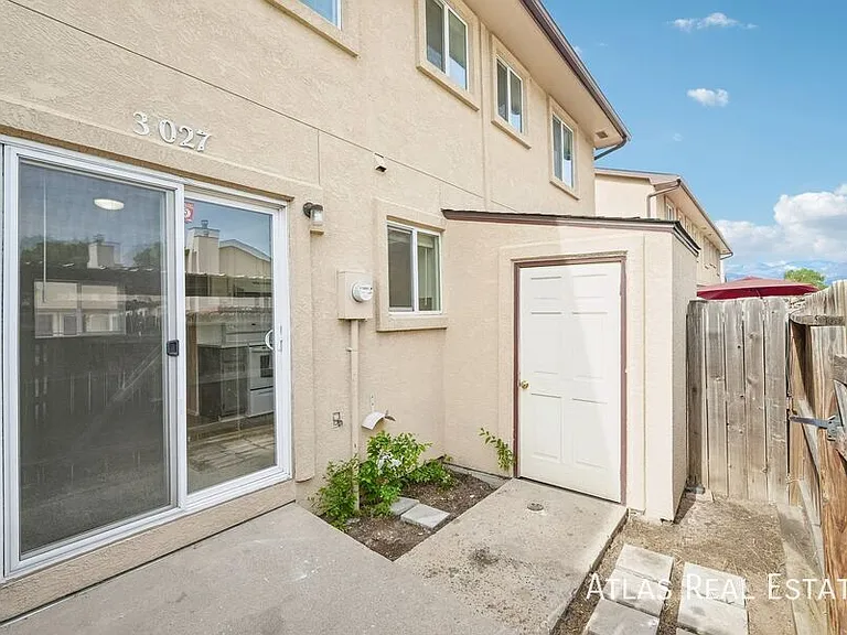 3027 Starlight Cir — Photo 29