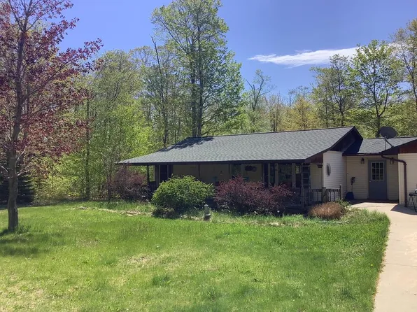 823 Town Line Rd, Washington Island, WI 54246
