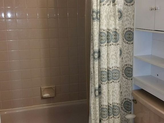 3rd image of 4611 Astoria Blvd #1