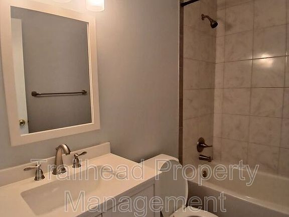 5th image of 3412 S Oxford Ave