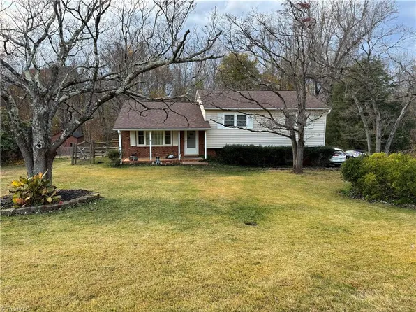 924 Sportsmans Dr, Winston Salem, NC 27101