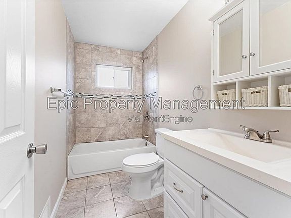 4th image of 16268 Lauren St