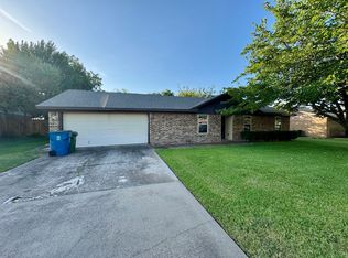 918 Rolling Hills Dr, Hewitt, TX 76643