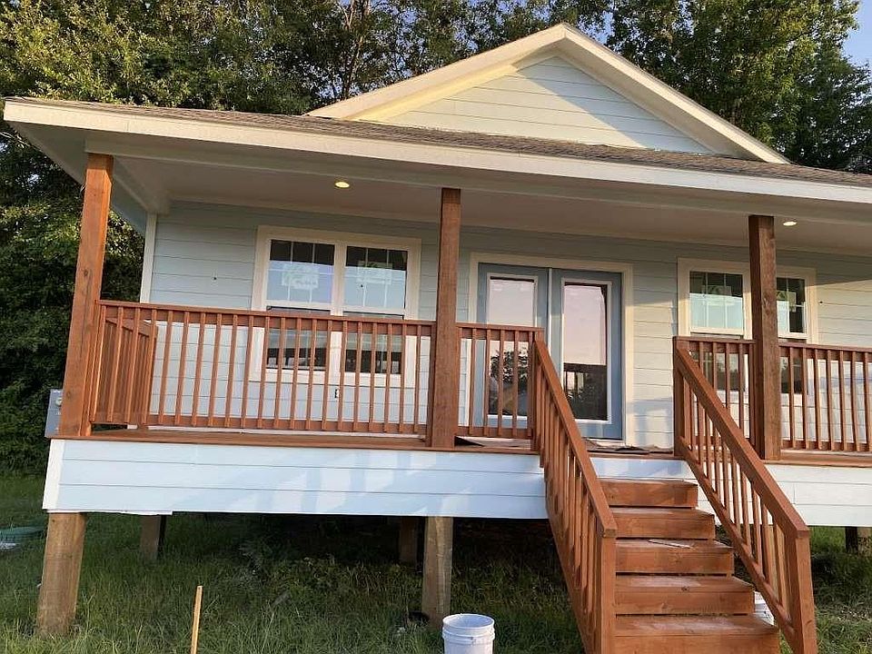 1st image of 132 Pine Ridge Dr