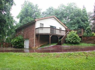216 E Oakhurst St, Kernersville, NC 27284