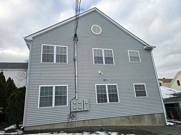 2nd image of 303 Eagle St #C