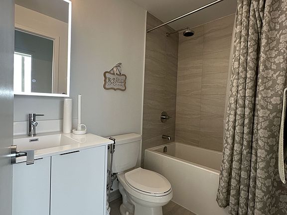 5th image of 181 Sheppard Ave E #801