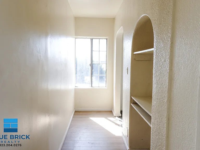 1401 W 53rd St — Photo 15