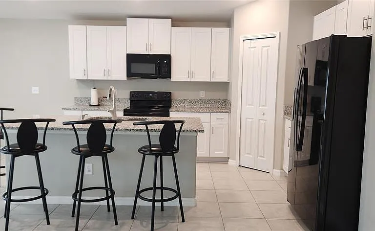 11210 Sage Canyon Dr — Photo 2