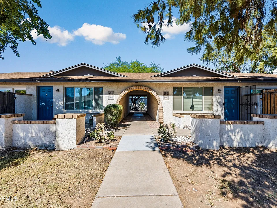 904 W Malibu Dr