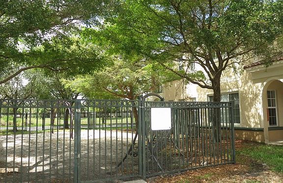 3rd image of 2458 Centergate Dr APT 101