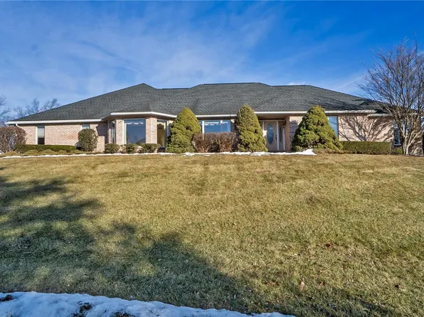 330 Hemlock Ln, Nazareth, PA 18064