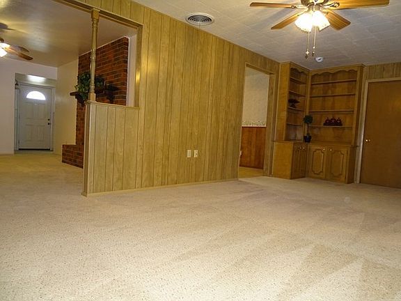 4th image of 4405 Redbud Ave