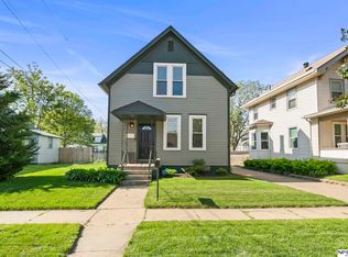 1121 E 6th St, Fremont, NE 68025