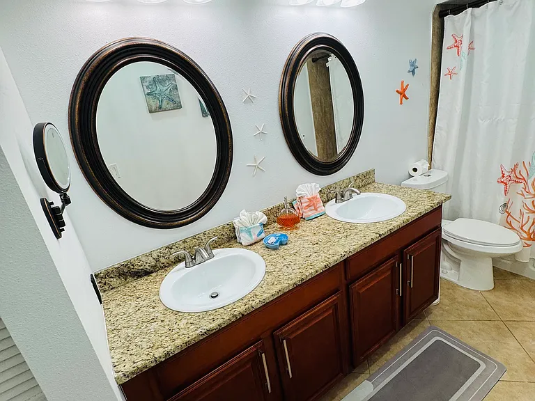 8200 Winthrop Dr #8120 — Photo 32