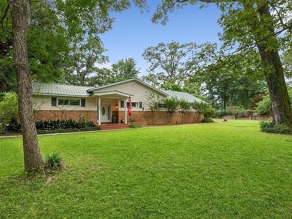 3rd image of 2800 Dogwood Acres