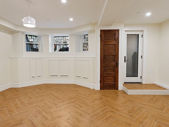 2nd image of 564 1st St #1